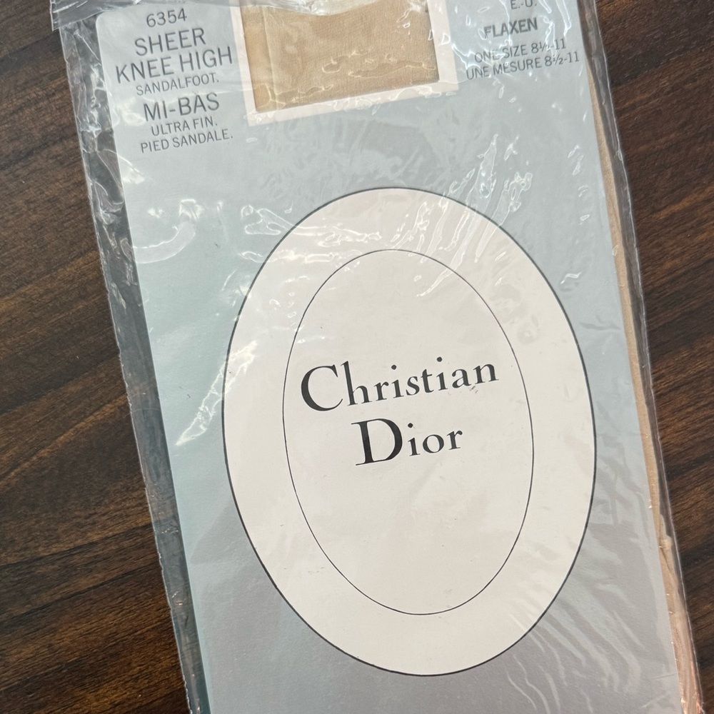 Dior Elegant Sheer knee high hosiery